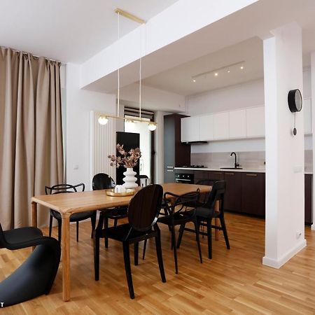 Old Fancy 2Br Pipera Apartment Voluntari エクステリア 写真